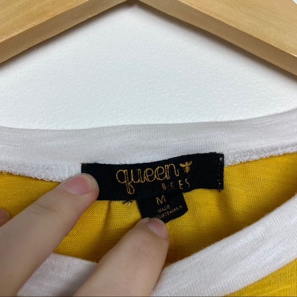 Queen Bee’s Cropped Knot Yellow Shirt Medium - Picture 3 of 3